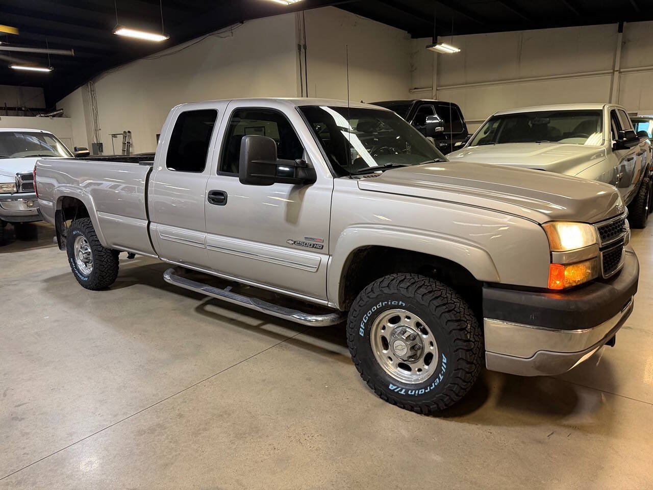 Used 2006 Chevrolet Silverado 2500 LT w/ Skid Plate Package AWD/4WD image 1