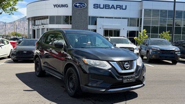 Used 2017 Nissan Rogue S AWD/4WD image 1
