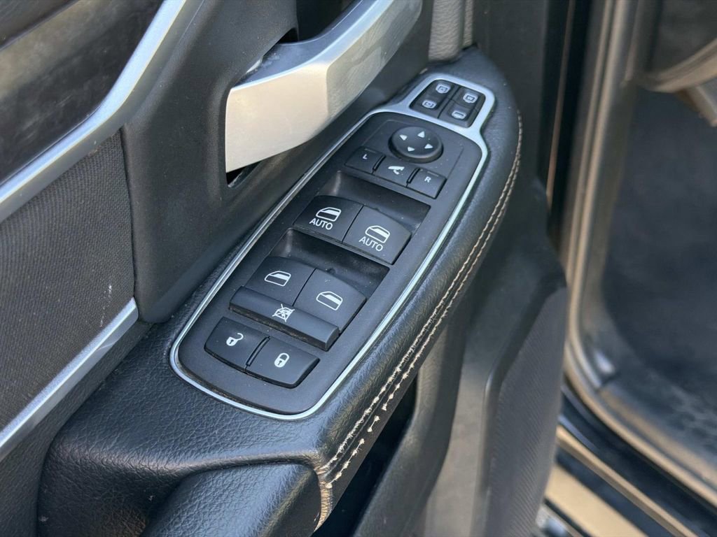 Used 2024 RAM 3500 Big Horn image 26