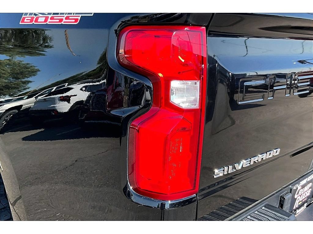 Used 2024 Chevrolet Silverado 1500 LT Trail Boss w/ LT Trail Boss Premium Package AWD/4WD image 24