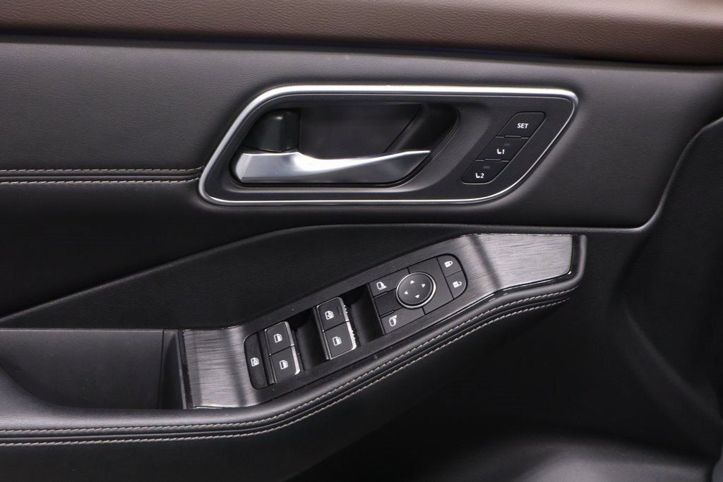 Certified 2023 Nissan Rogue Platinum w/ Platinum Premium Package image 24