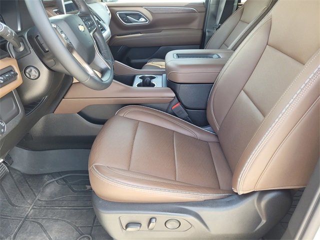 Used 2023 Chevrolet Suburban High Country image 19