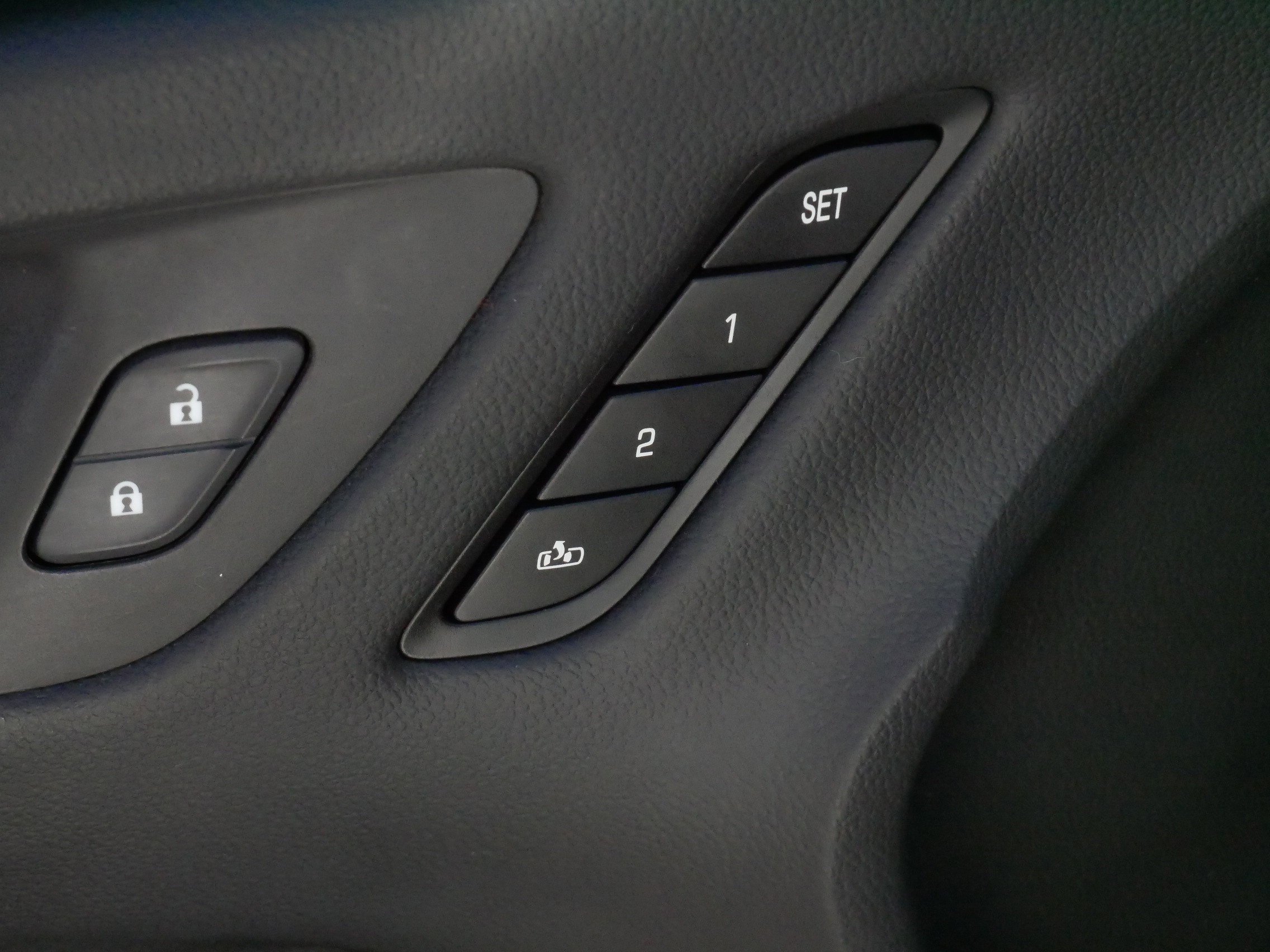Used 2019 Buick Envision Premium w/ Driver Confidence Package image 19