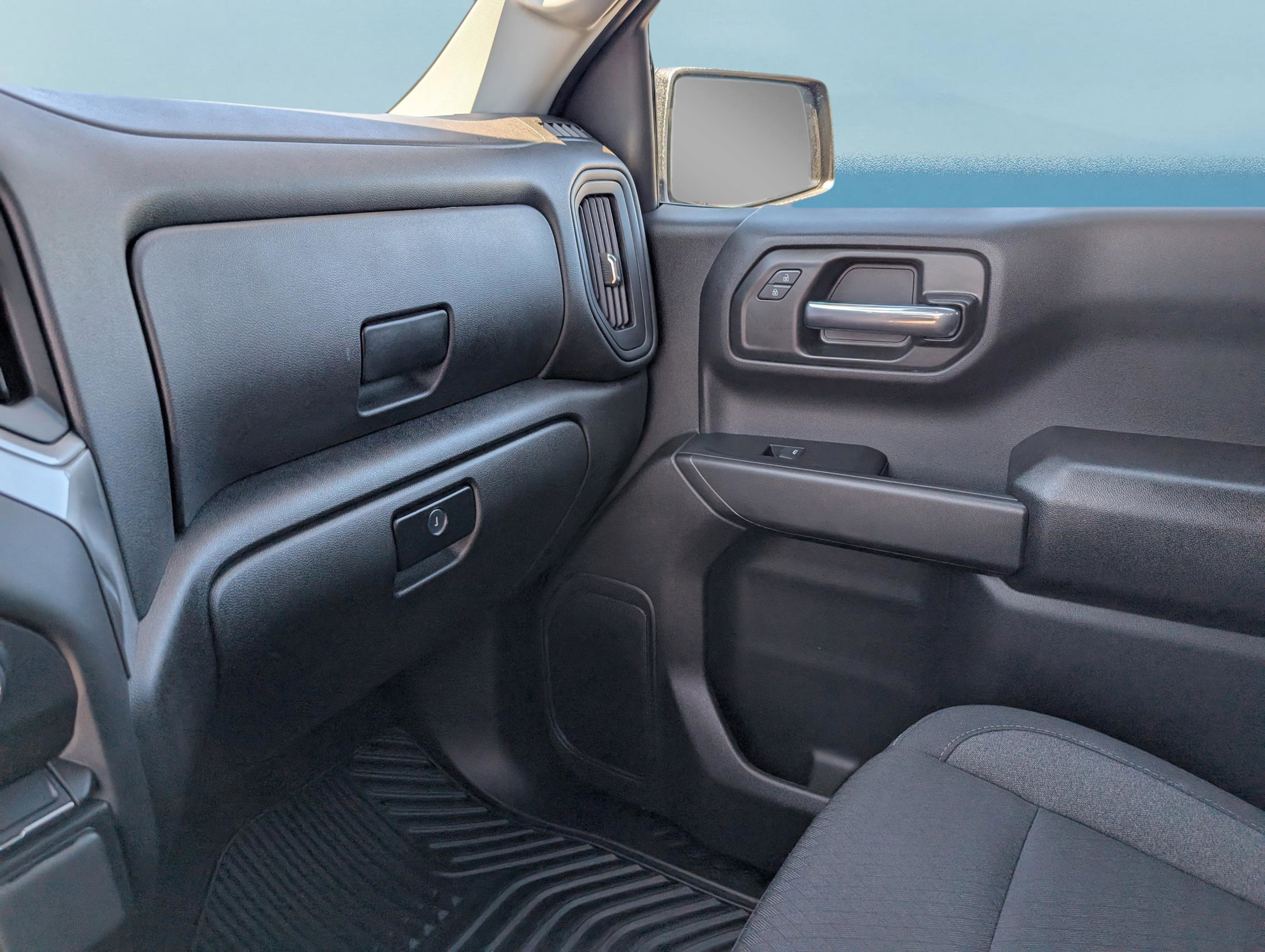 Used 2025 Chevrolet Silverado 1500 Custom image 27