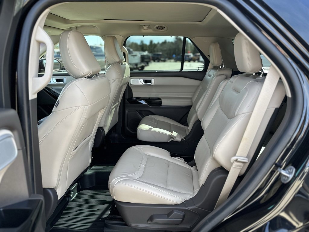 Used 2021 Ford Explorer Platinum w/ Equipment Group 601A image 32