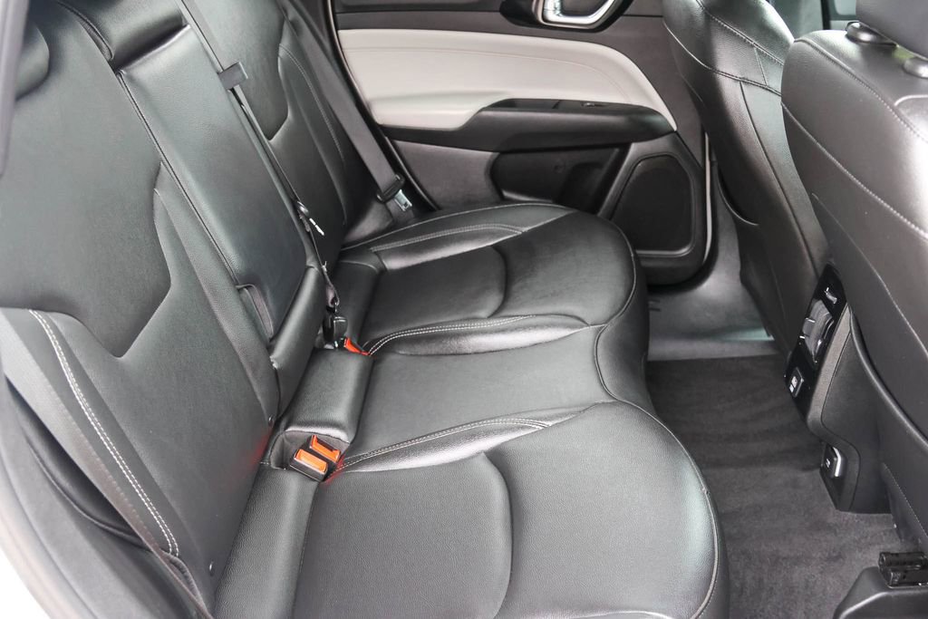 Used 2025 Jeep Compass Limited AWD/4WD image 17