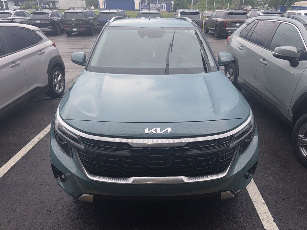 Used 2024 Kia Seltos EX FWD image 5