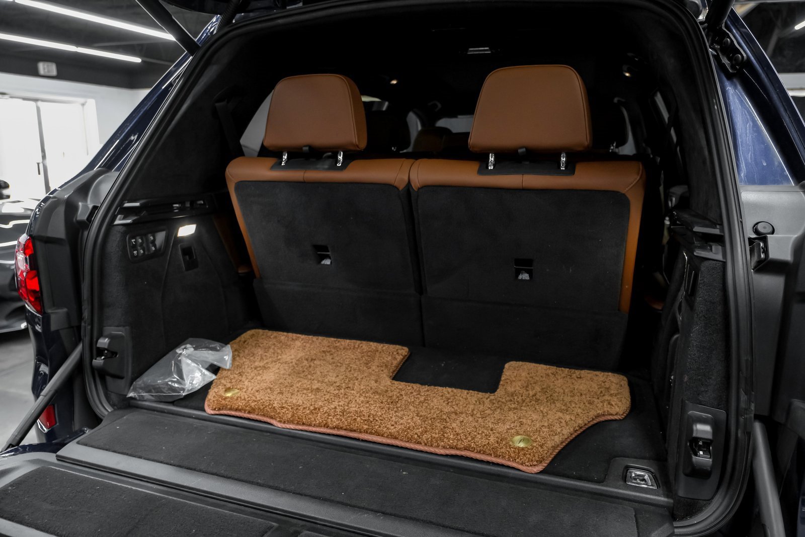 Used 2022 BMW X7 M50i w/ Executive Package image 56