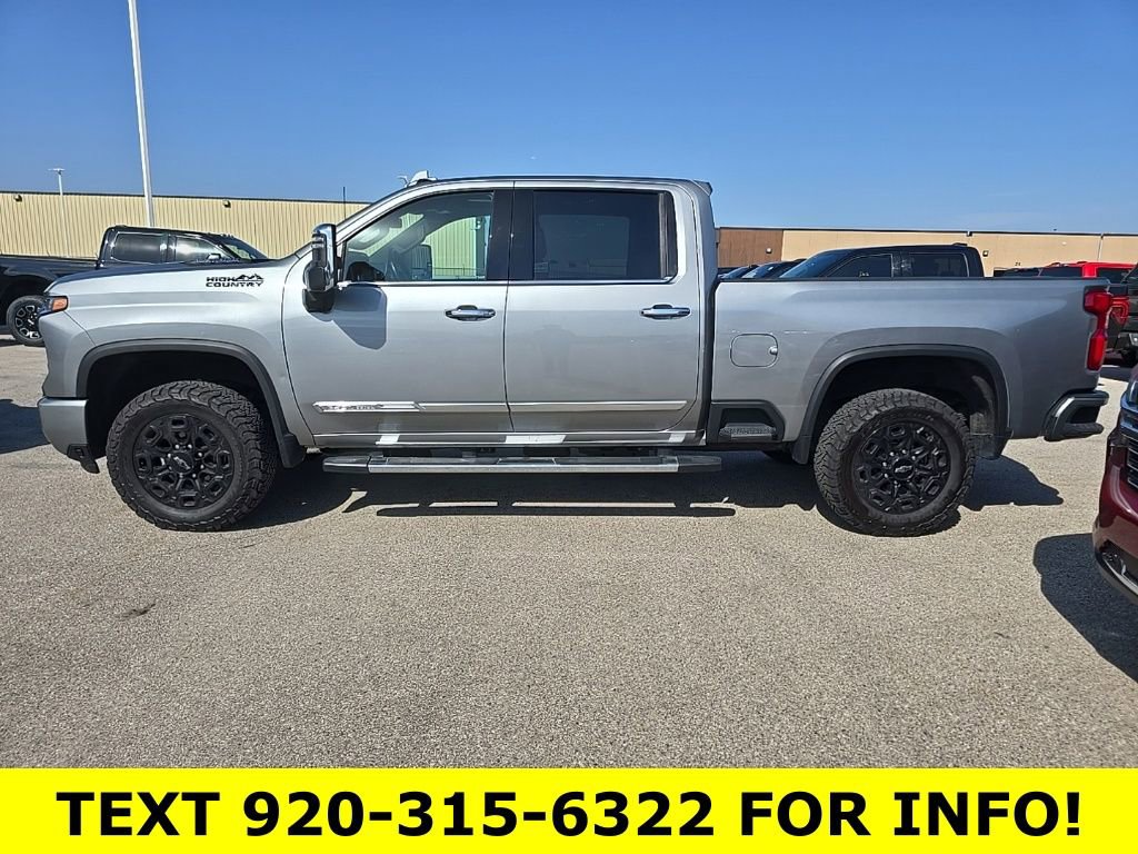 Used 2024 Chevrolet Silverado 2500 High Country AWD/4WD image 3