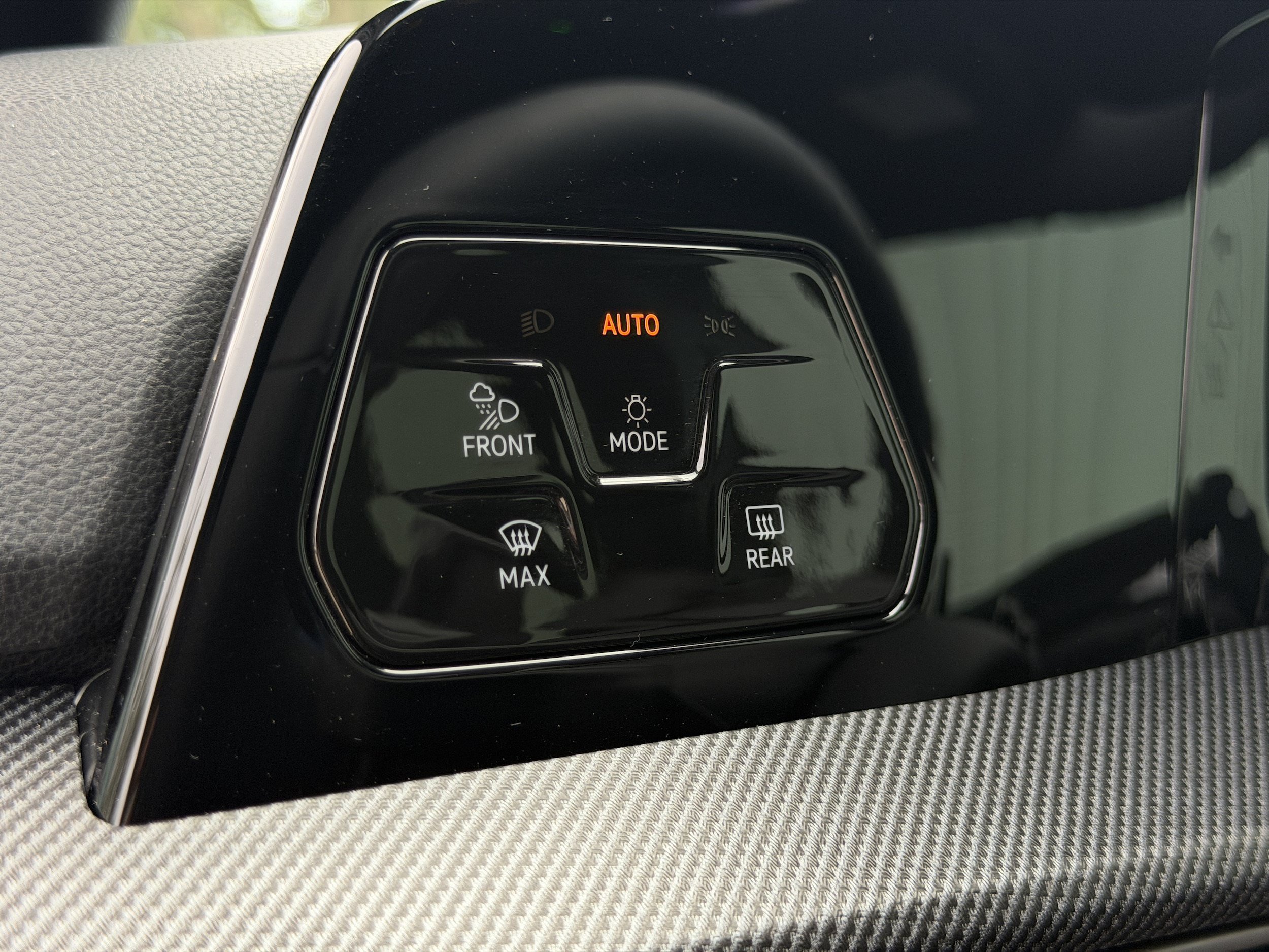 New 2026 Volkswagen Golf w/ Euro Style Package AWD/4WD image 27