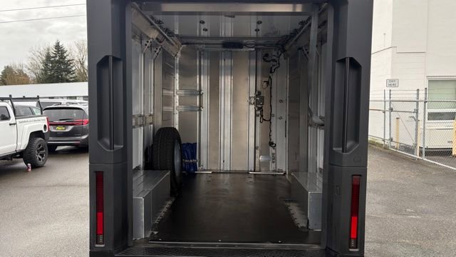 Used 2025 Chevrolet Brightdrop 400 w/ Battery Pack, Max Range image 4