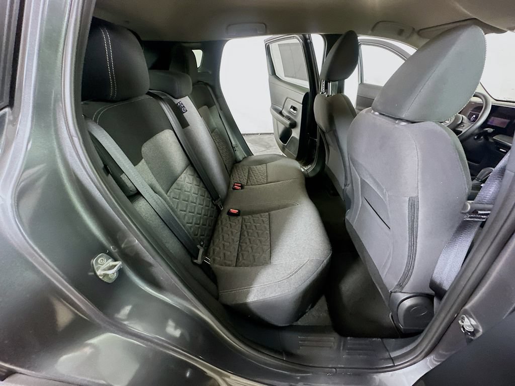 Used 2025 Nissan Kicks SV FWD image 11