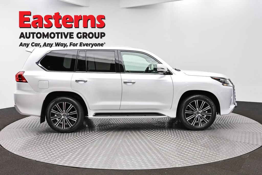 Used 2018 Lexus LX 570 4WD w/ Luxury Package image 4