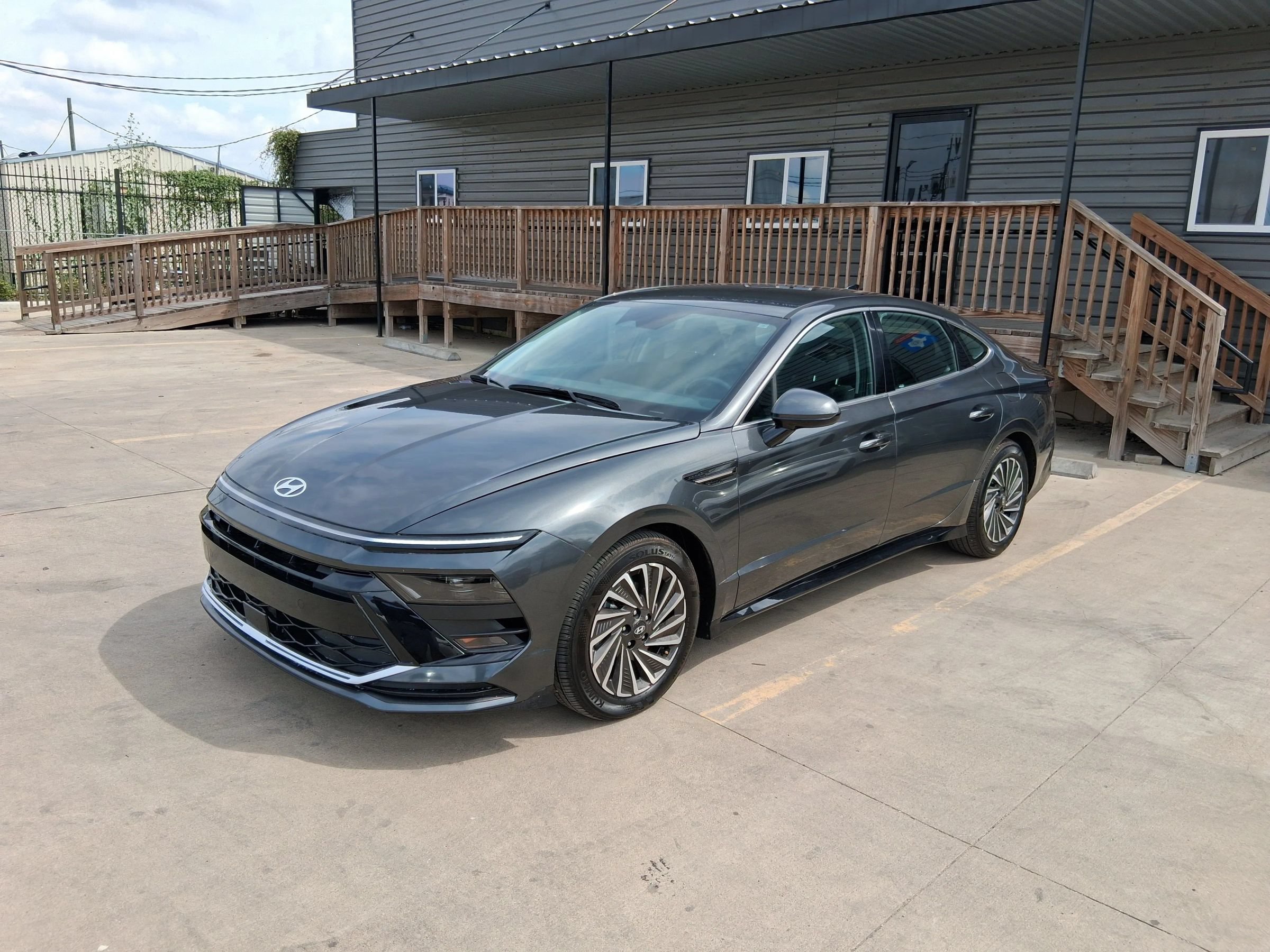 Used 2025 Hyundai Sonata SEL FWD image 1
