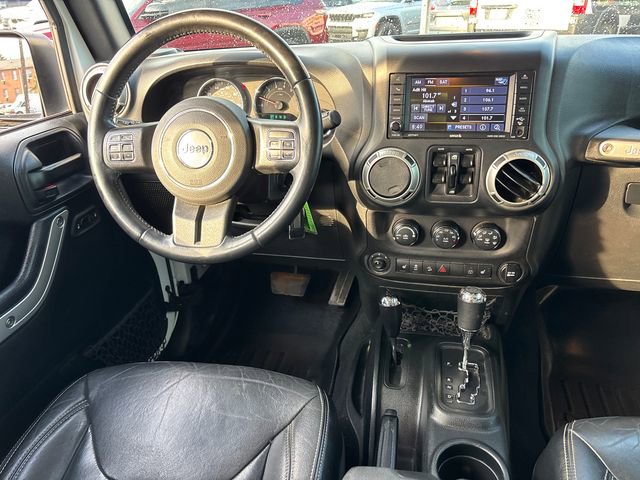 Used 2018 Jeep Wrangler Unlimited Sahara w/ Connectivity Group image 11