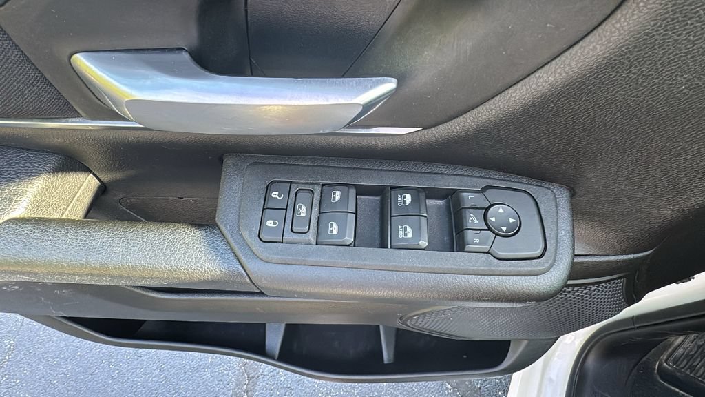 Used 2025 RAM 1500 4x4 Crew Cab image 15