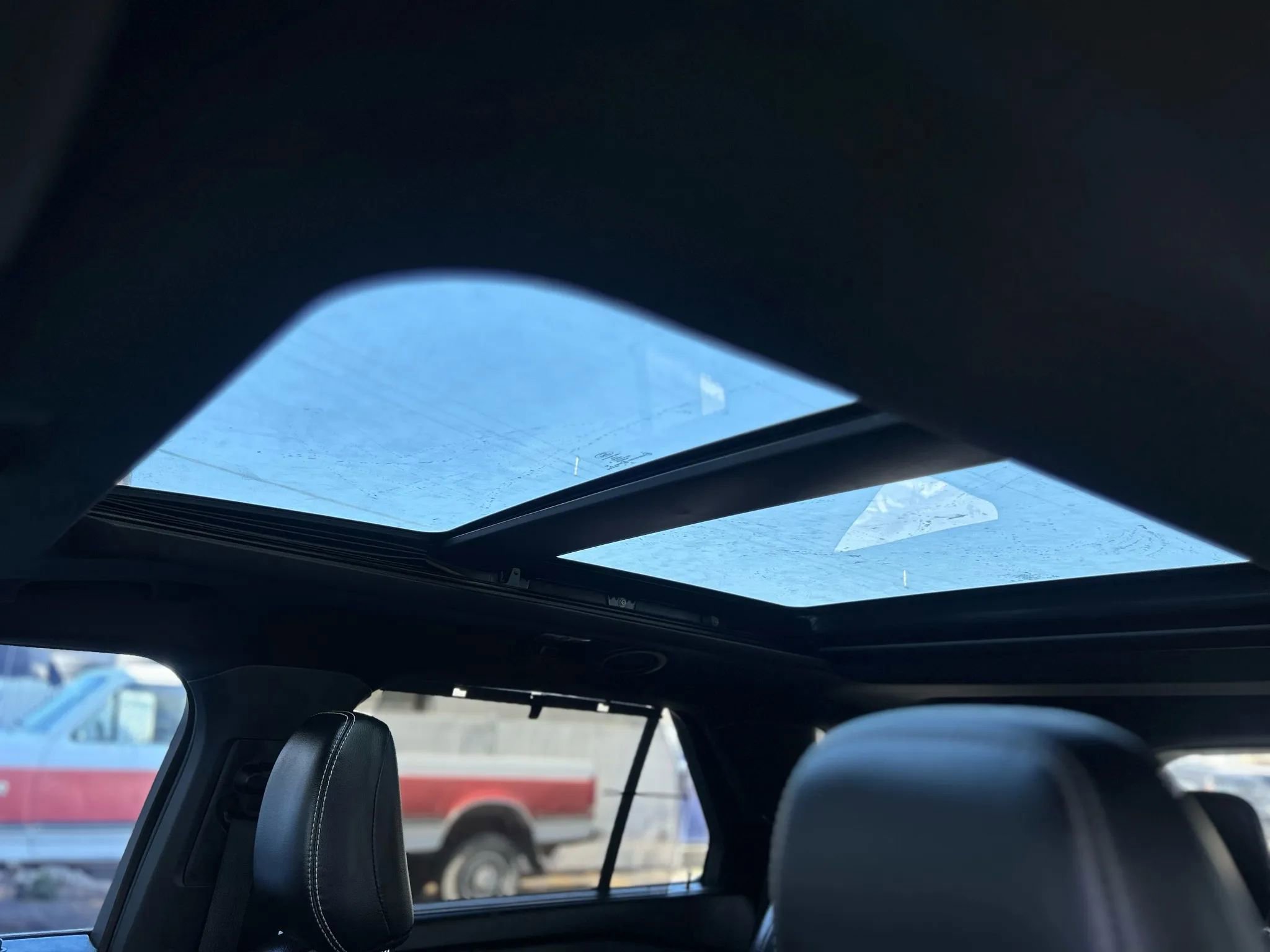 Used 2022 Ford Explorer ST w/ Equipment Group 401A image 27