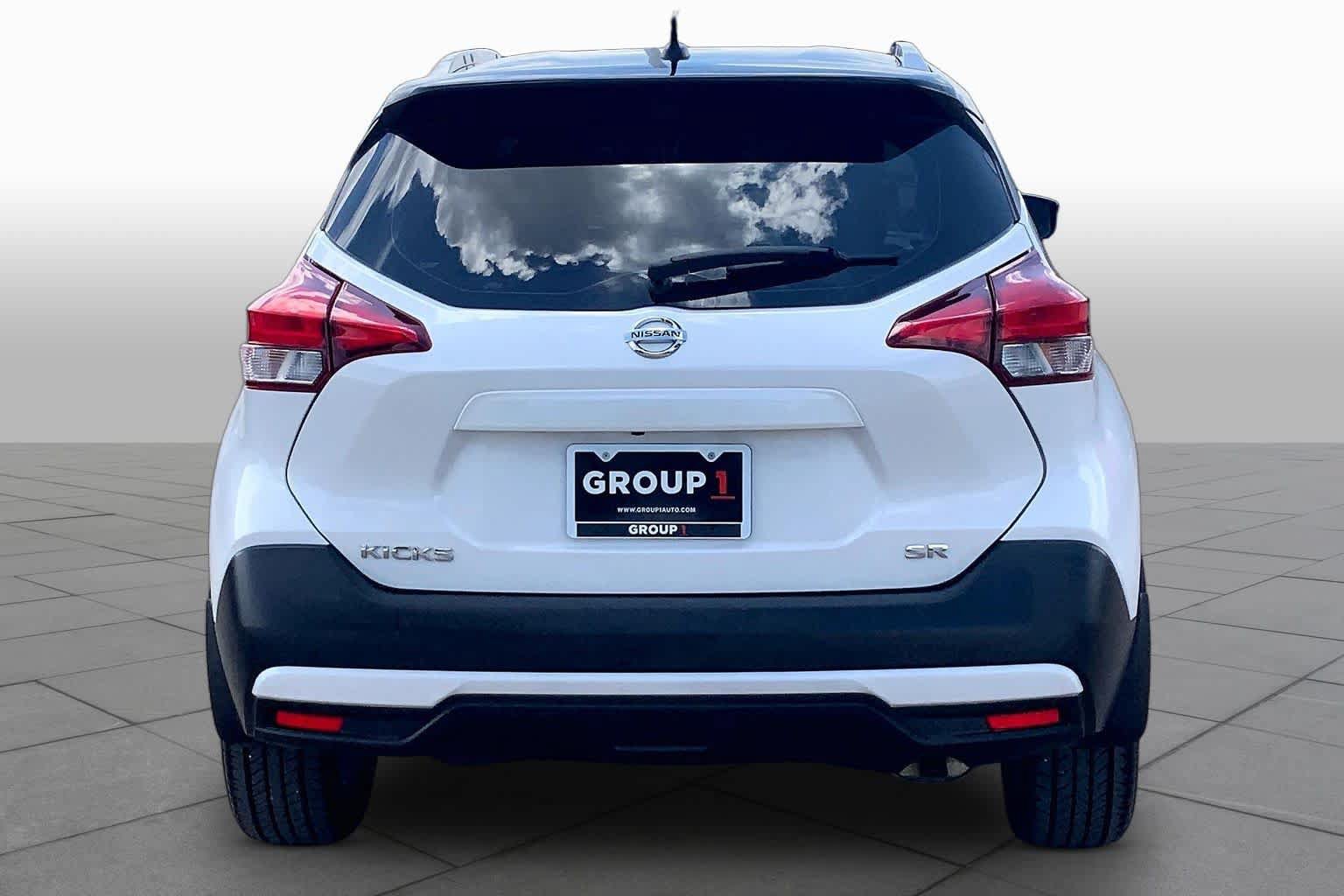 Used 2019 Nissan Kicks SR FWD image 5