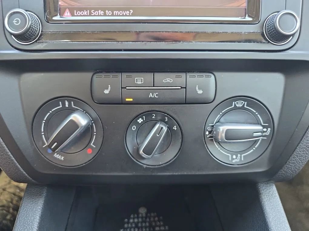 Used 2017 Volkswagen Jetta SE image 32