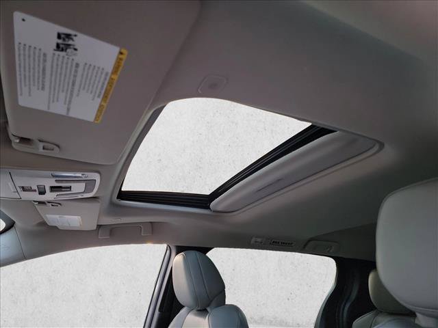Used 2026 Toyota Sienna XLE FWD image 17