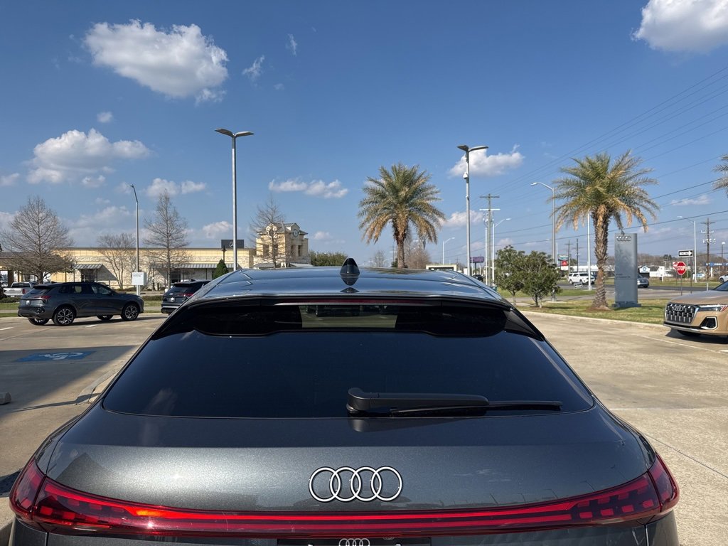 Used 2025 Audi Q5 Premium Plus w/ Premium Plus image 3