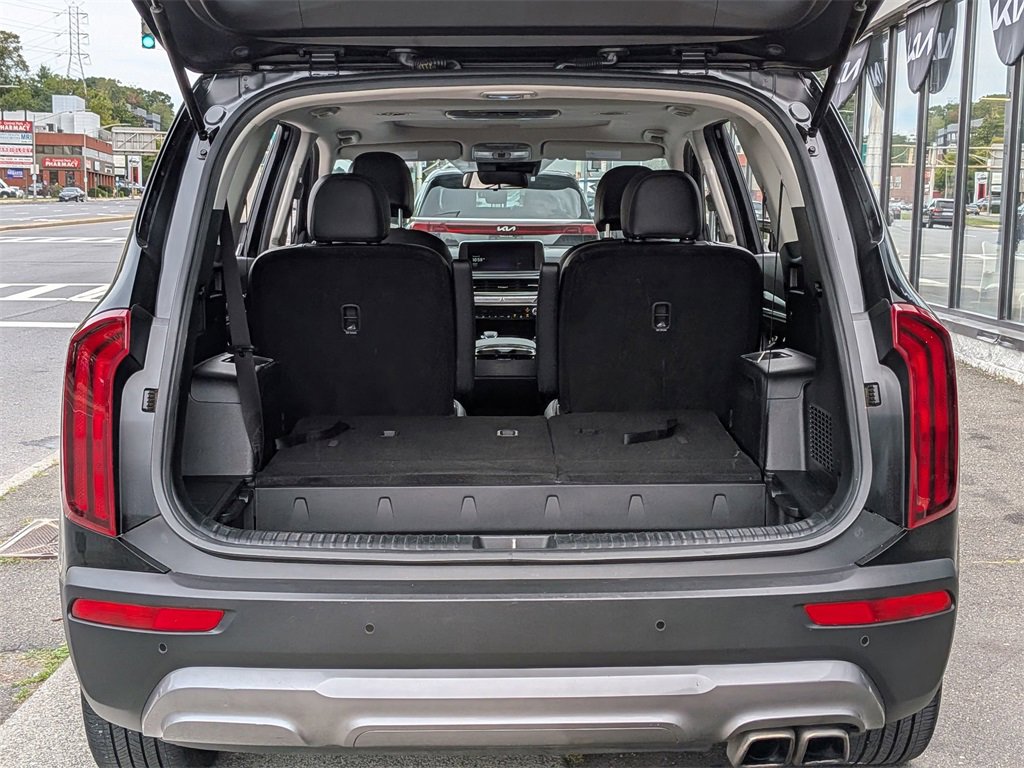 Certified 2022 Kia Telluride S image 8
