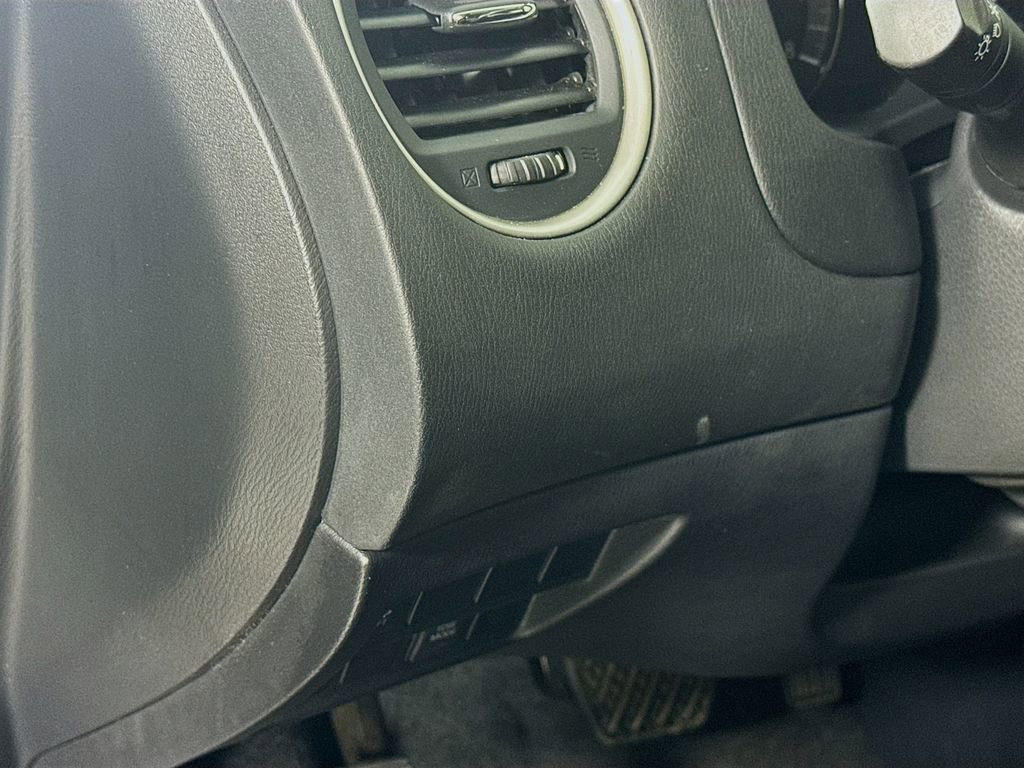 Used 2018 Nissan Pathfinder SV image 10