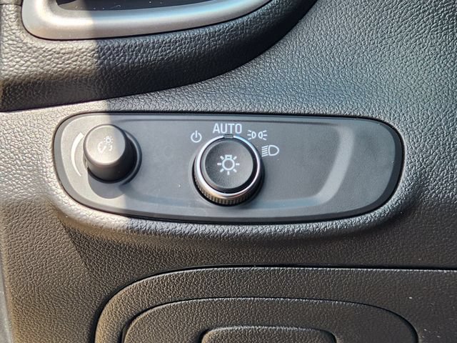 Used 2019 Chevrolet Trax LT w/ LT Convenience Package FWD image 21