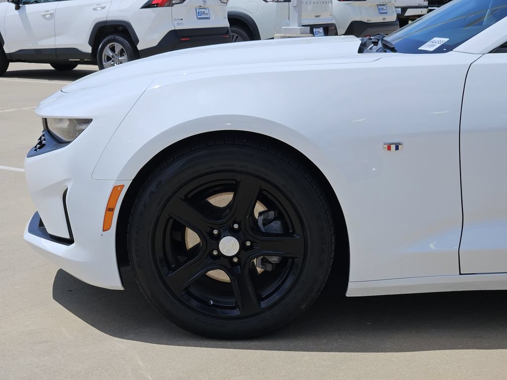 Used 2023 Chevrolet Camaro LT RWD image 8