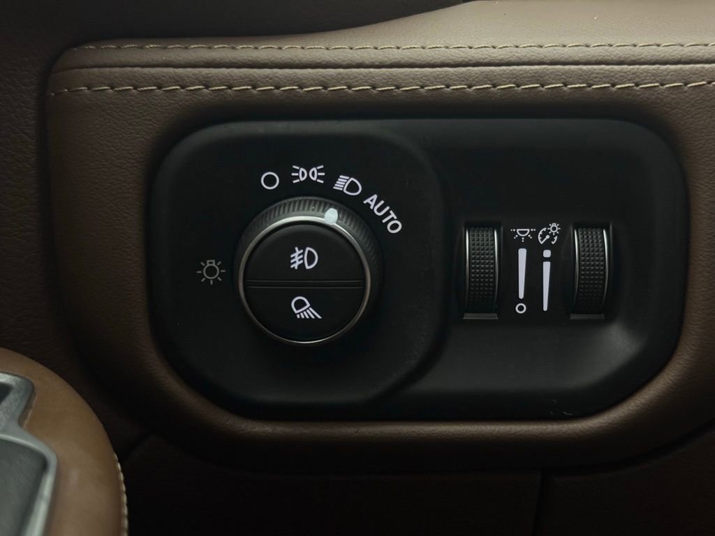 Used 2022 RAM 3500 Limited image 26