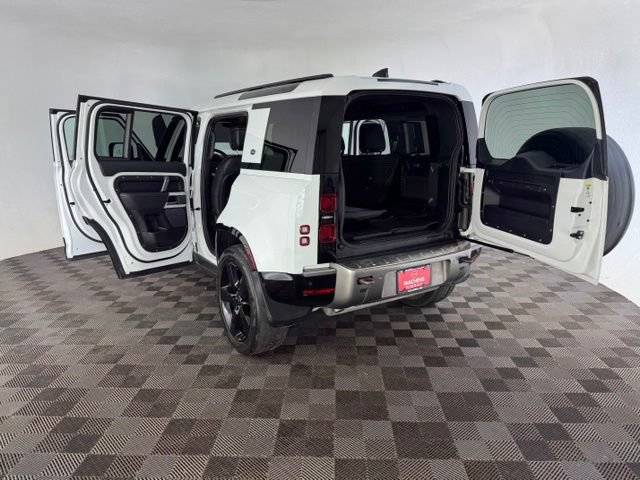 Used 2022 Land Rover Defender 110 X-Dynamic HSE AWD/4WD image 16