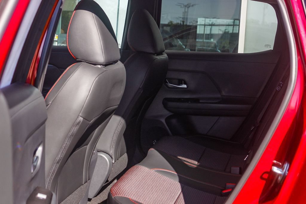 New 2026 Nissan Kicks SR w/ Cold Weather Package AWD/4WD image 21