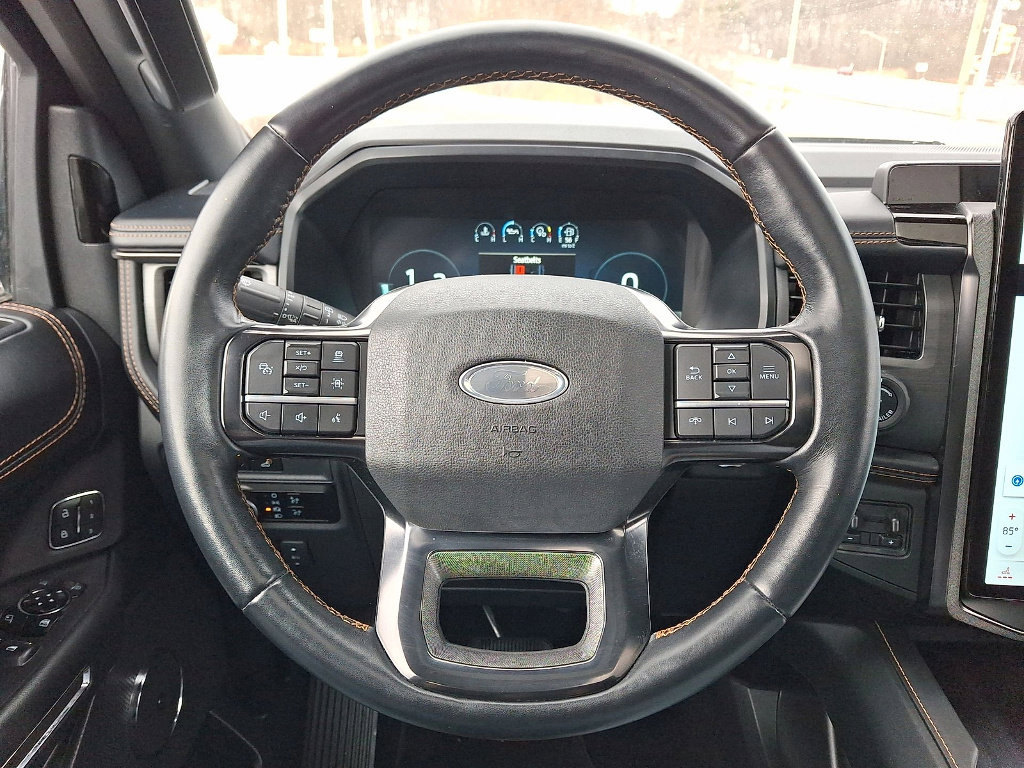 Used 2023 Ford Expedition Platinum image 9