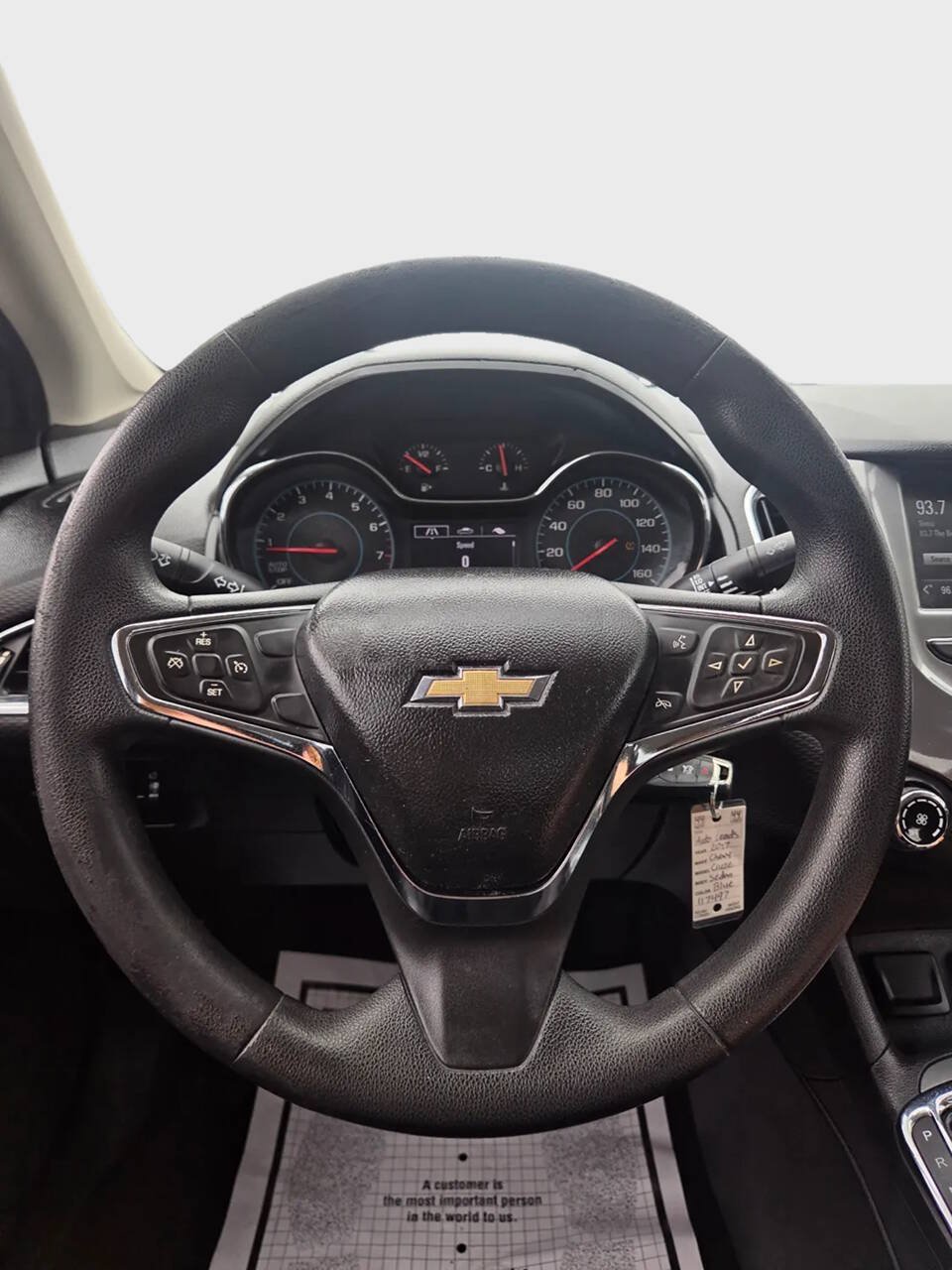 Used 2017 Chevrolet Cruze LT FWD image 7