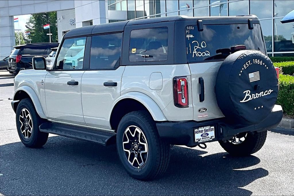 New 2026 Ford Bronco Outer Banks AWD/4WD image 3