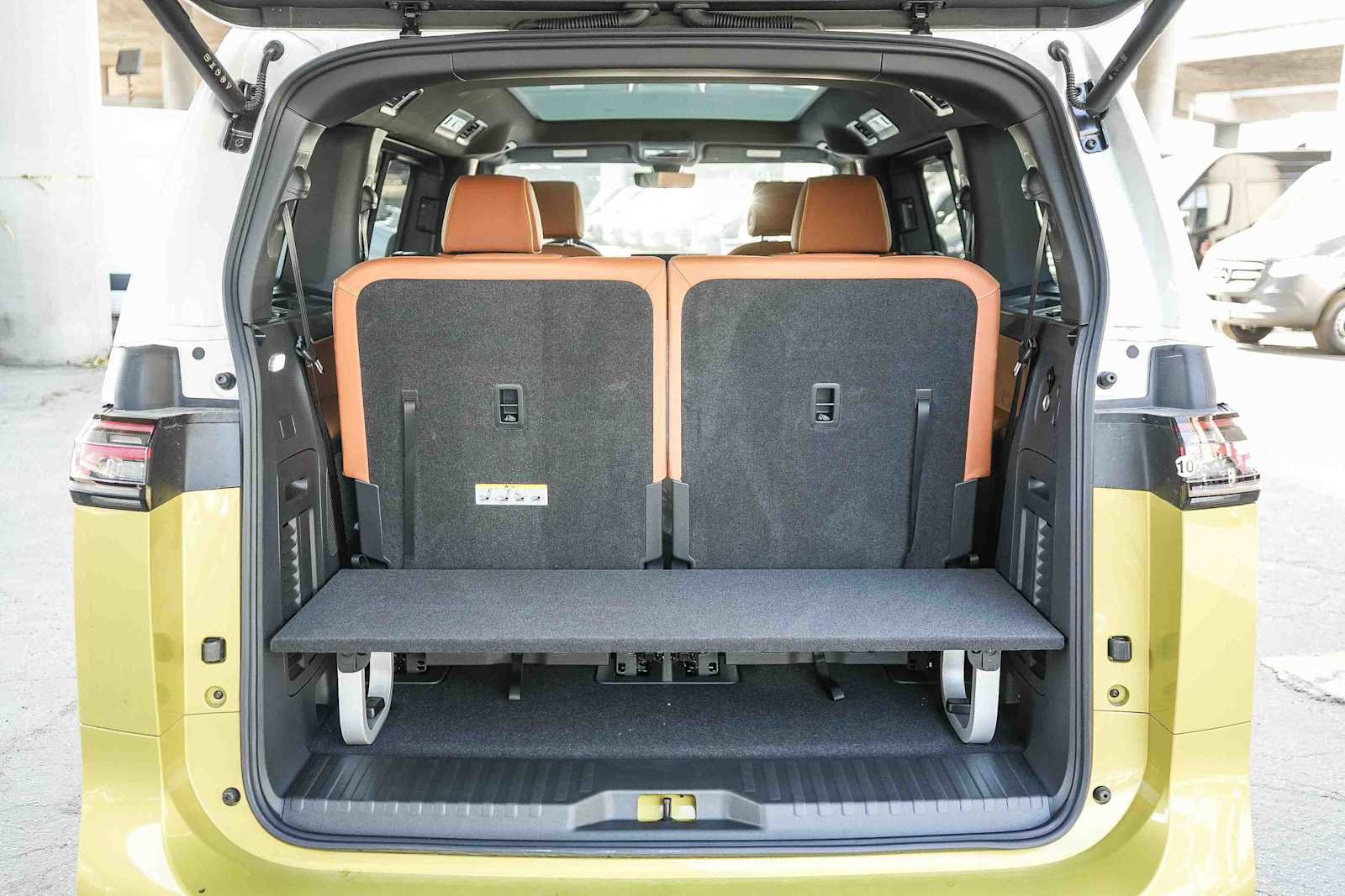 New 2025 Volkswagen ID. Buzz Pro S Plus AWD/4WD image 12