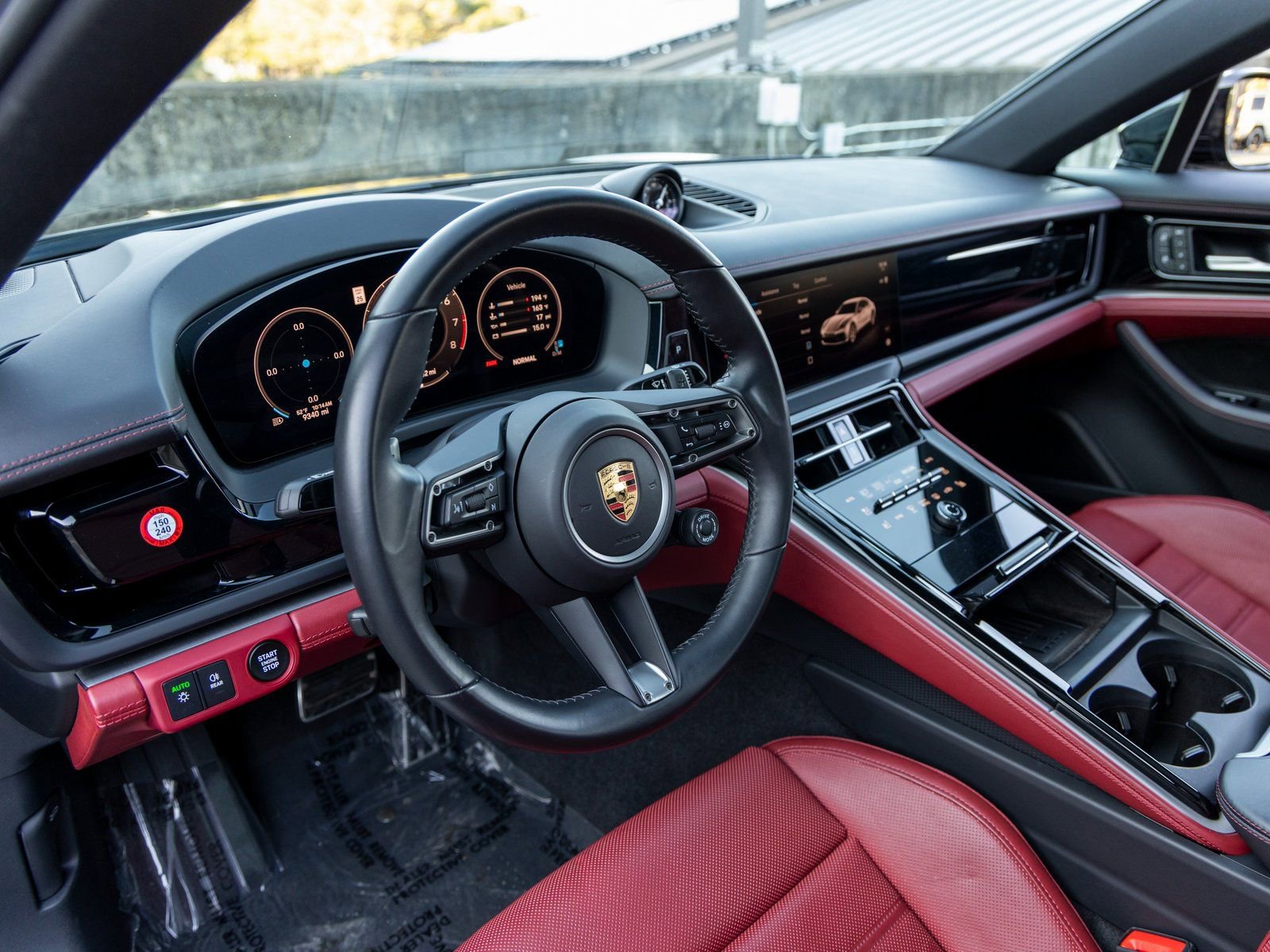 Certified 2024 Porsche Panamera image 4