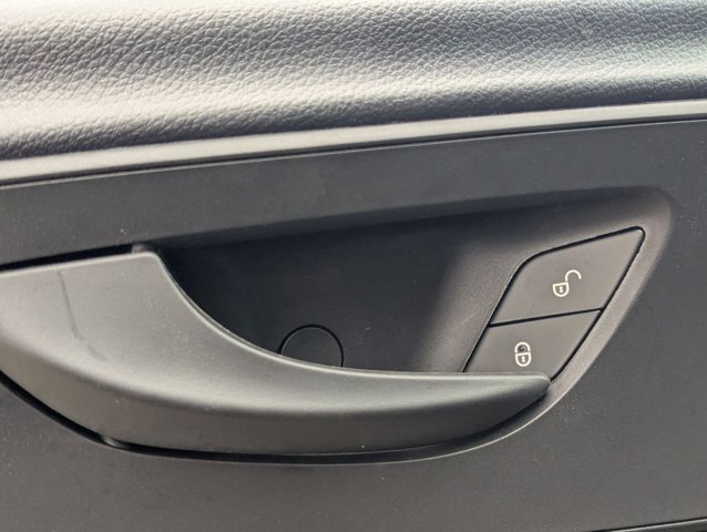 Used 2025 Mercedes-Benz Sprinter 2500 image 10