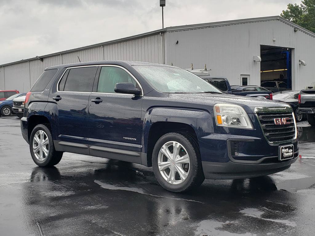 Used 2017 GMC Terrain SLE FWD image 3