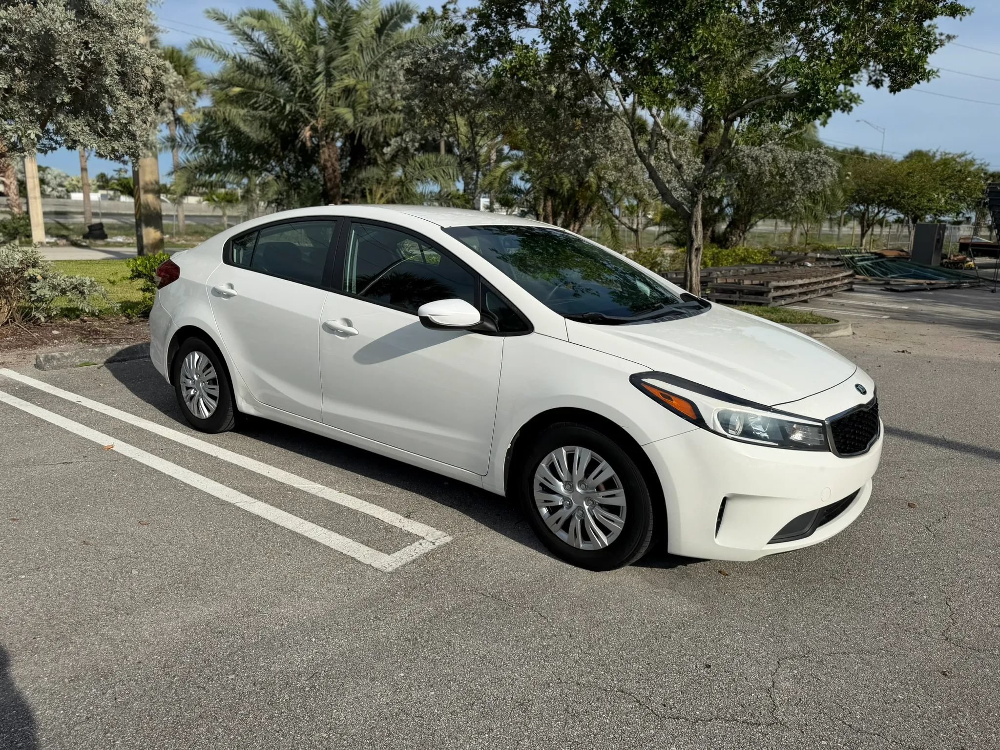 Used 2017 Kia Forte LX FWD image 9