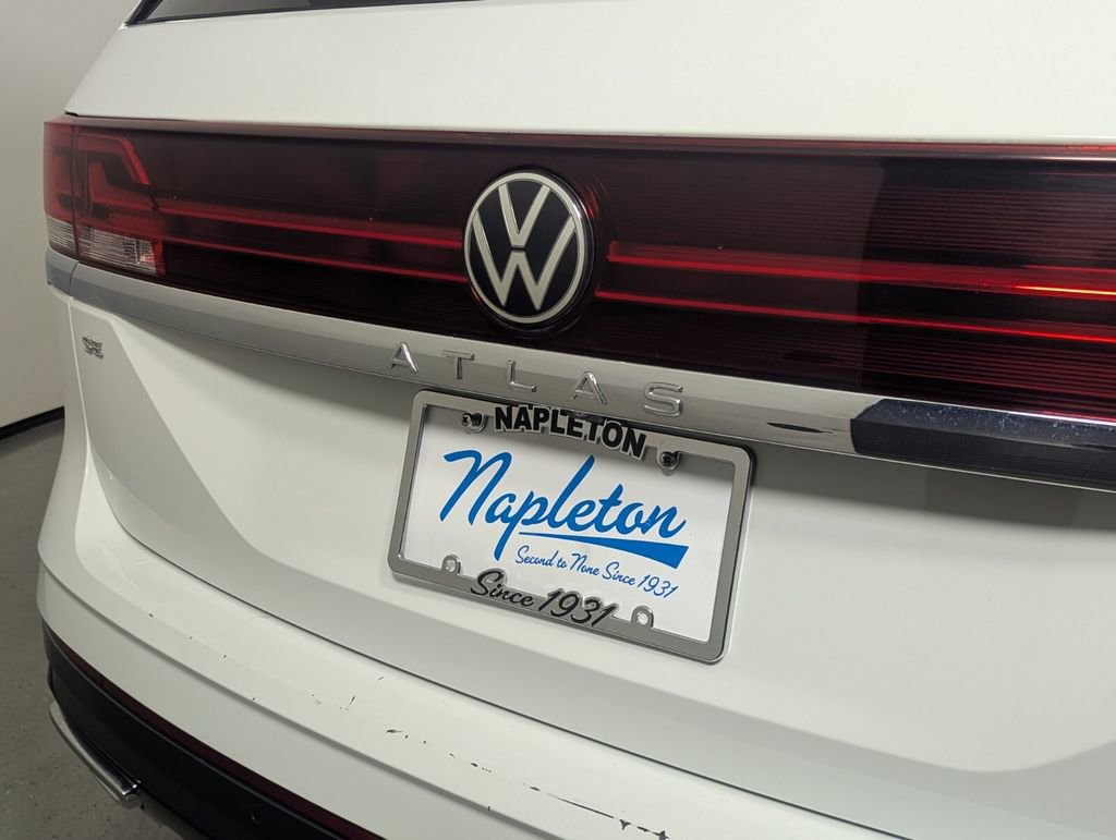 Used 2025 Volkswagen Atlas SE image 8