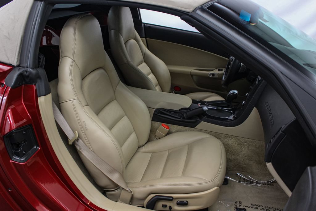 Used 2010 Chevrolet Corvette Convertible w/ Preferred Equipment Group RWD image 18