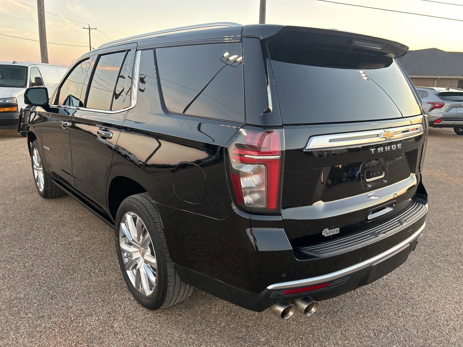 Used 2024 Chevrolet Tahoe High Country image 3