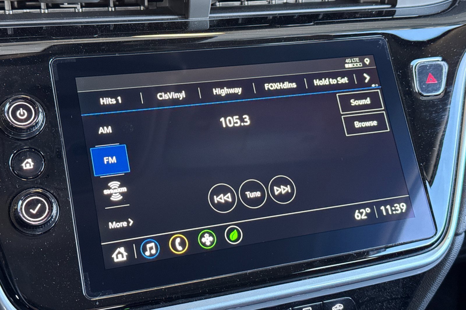 Used 2023 Chevrolet Bolt EUV LT w/ Comfort Package image 24