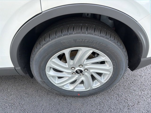 New 2026 Lincoln Corsair Premiere image 6