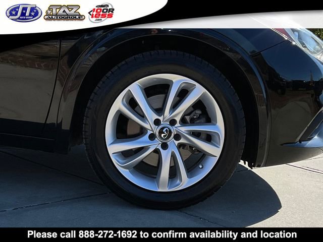 Used 2017 INFINITI QX30 image 9