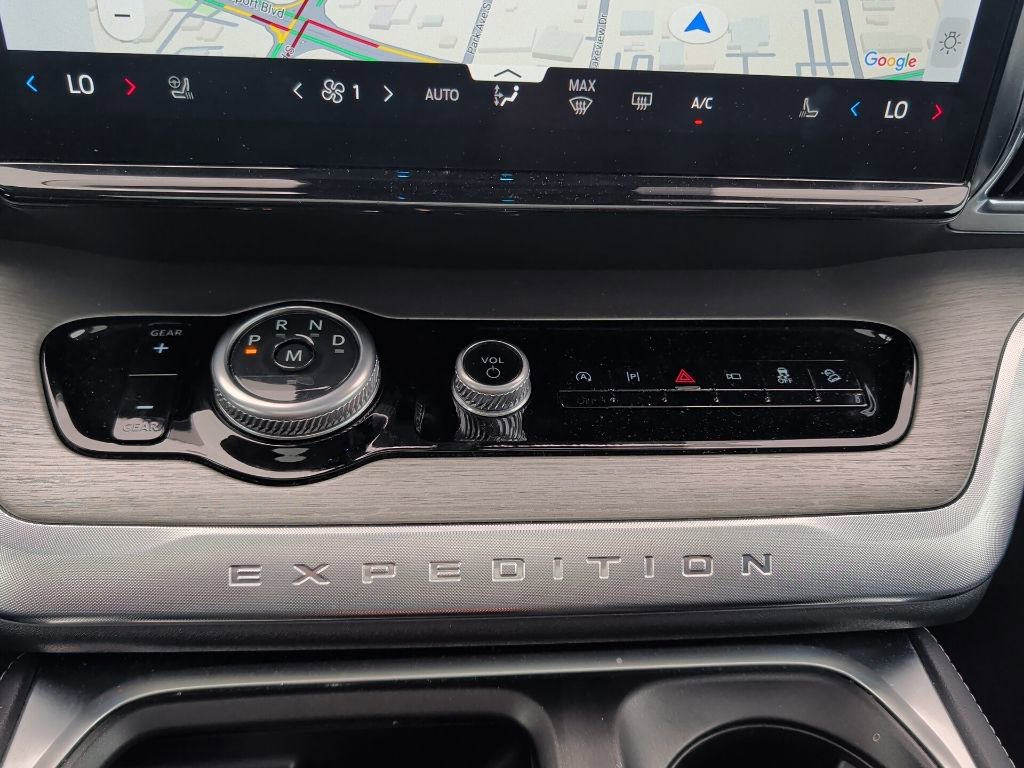Used 2025 Ford Expedition Max Platinum AWD/4WD image 13