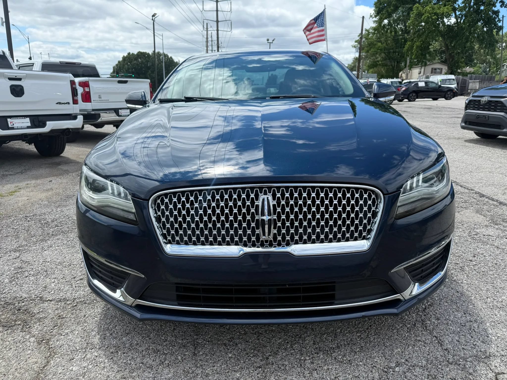 Used 2017 Lincoln MKZ Select FWD image 9