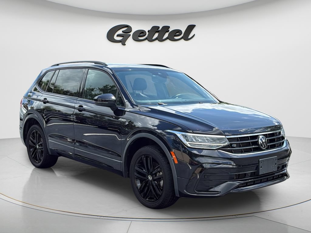 Used 2022 Volkswagen Tiguan SE R-Line AWD/4WD image 3