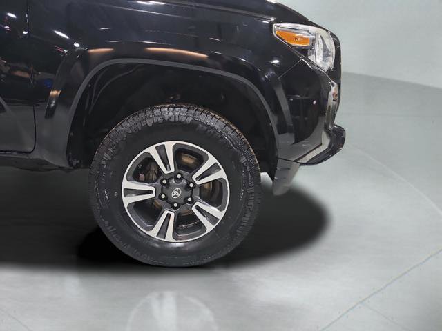 Used 2018 Toyota Tacoma TRD Sport image 30